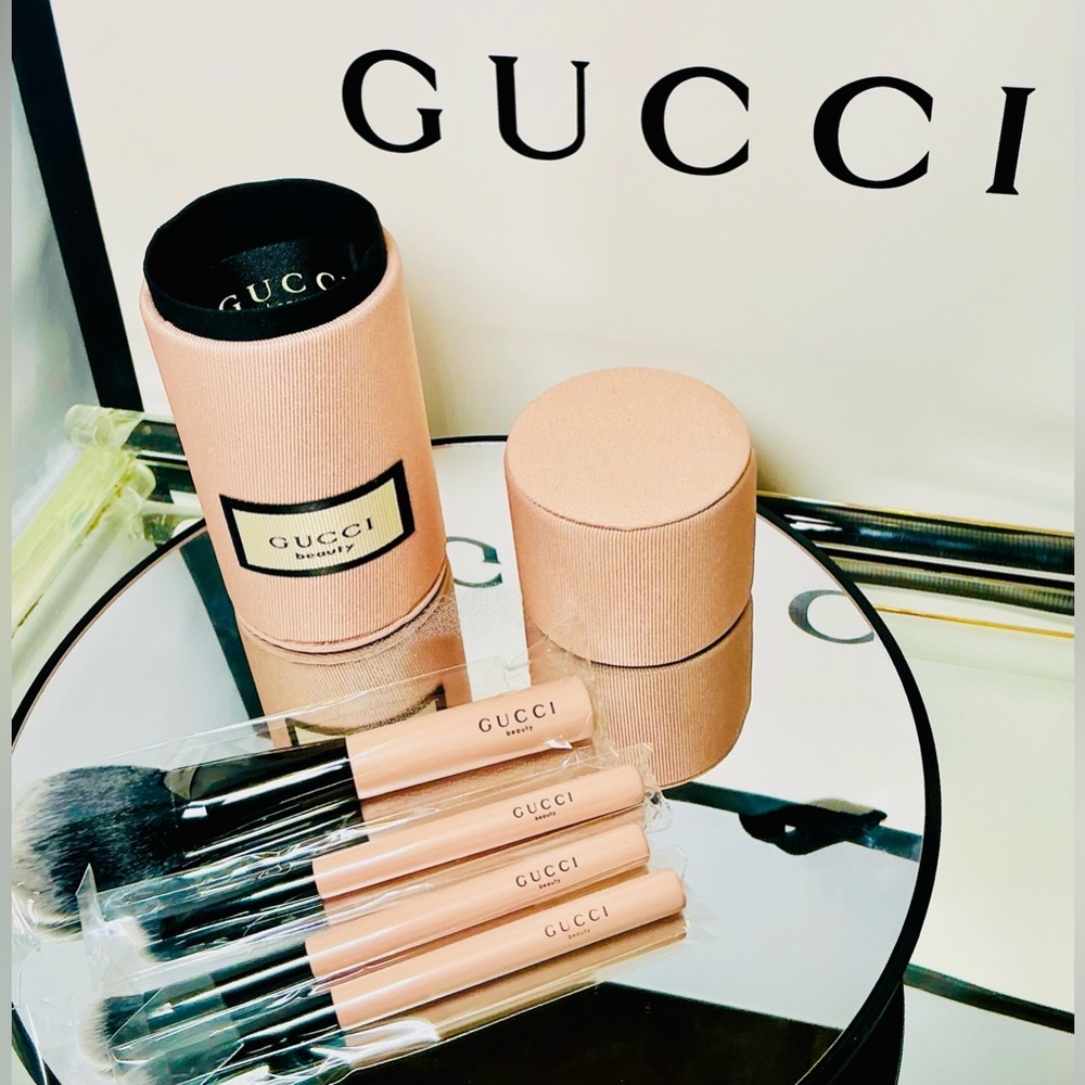 GUCCI Beauty Pink Makeup Brush Set – Limited Edition - Picture 6 of 7